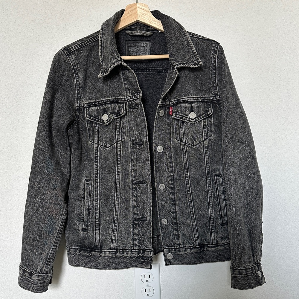Women’s Black Acid Wash Levis Denim Jacket